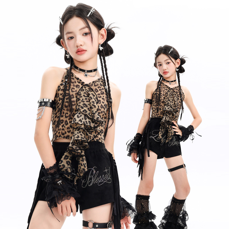 Street Fashion Outfit Girl - ชุดการแสดงแจ๊สแดนซ์สำหรับสาวแฟชั่น ชุดการแสดงกลุ่ม ชุดคิปป๊อปสำหรับเด็ก เสื้อผ้าฮิปฮอปเท่ๆ ชุดเต้นรำบนเวทีและสตรีทแดนซ์ รุ่น