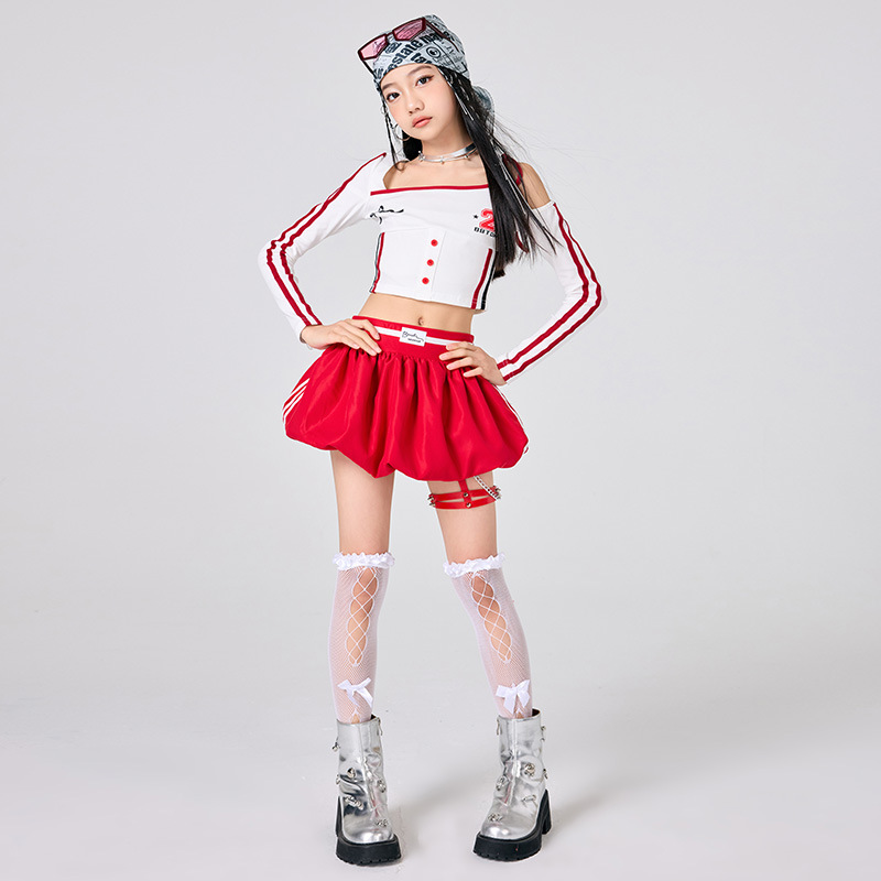 Street Fashion Outfit Girl - สาว Hip Hop เสื้อผ้าสีขาวกระโปรงสีแดง Jazz Dance
