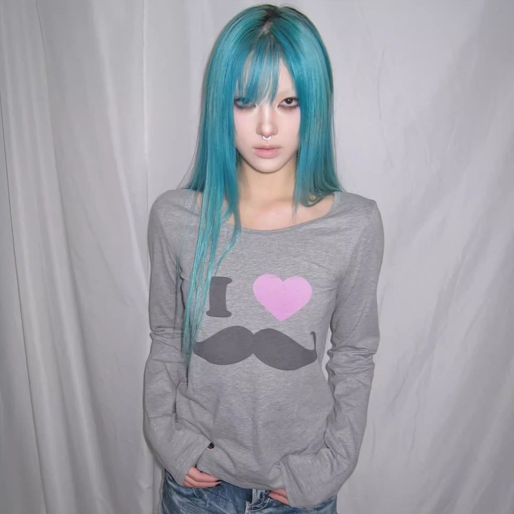 เสื้อยืดพิมพ์ลายเคราสไตล์ Y2K  - Street Fashion Korea บทวิจารณ์และราคา