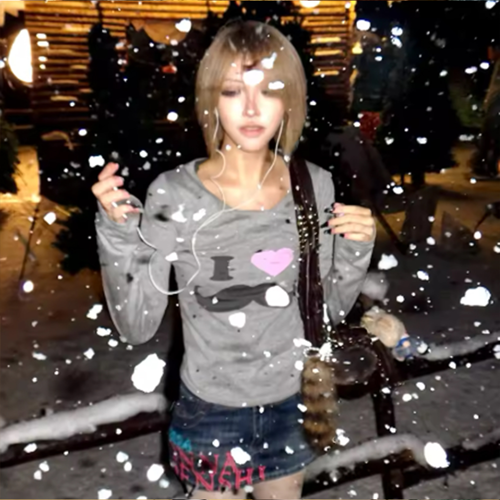 เสื้อยืดพิมพ์ลายเคราสไตล์ Y2K  - Street Fashion Korea บทวิจารณ์และราคา